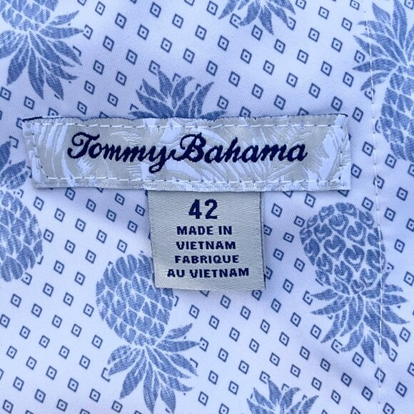 Tommy Bahama Mens Shorts Beige Shorts Stretch Extra Zip Pocket Feature Size 42 - Picture 3 of 6